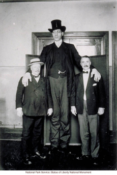 Кто самый высокий человек в мире?